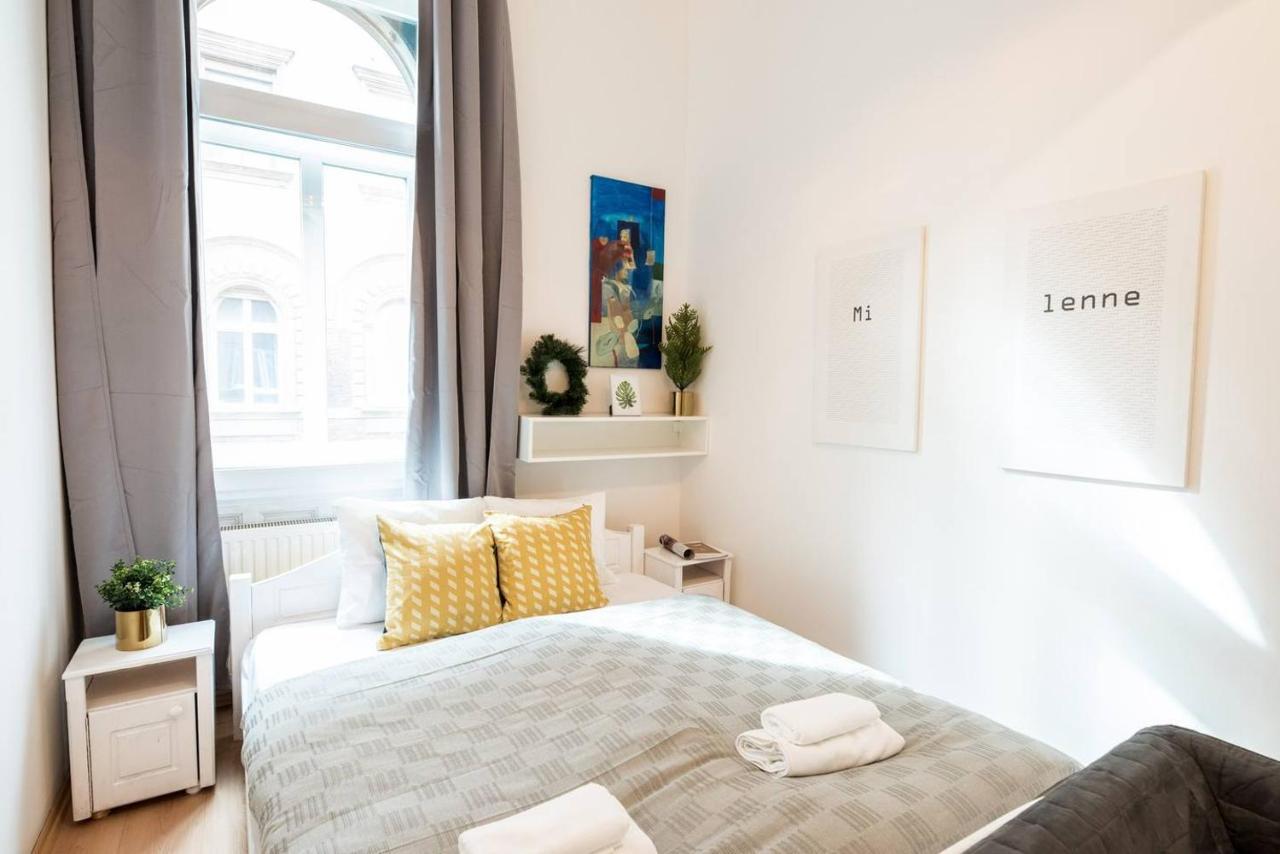 Cosy And Central With 4 Bedrooms And A/c * Boedapest