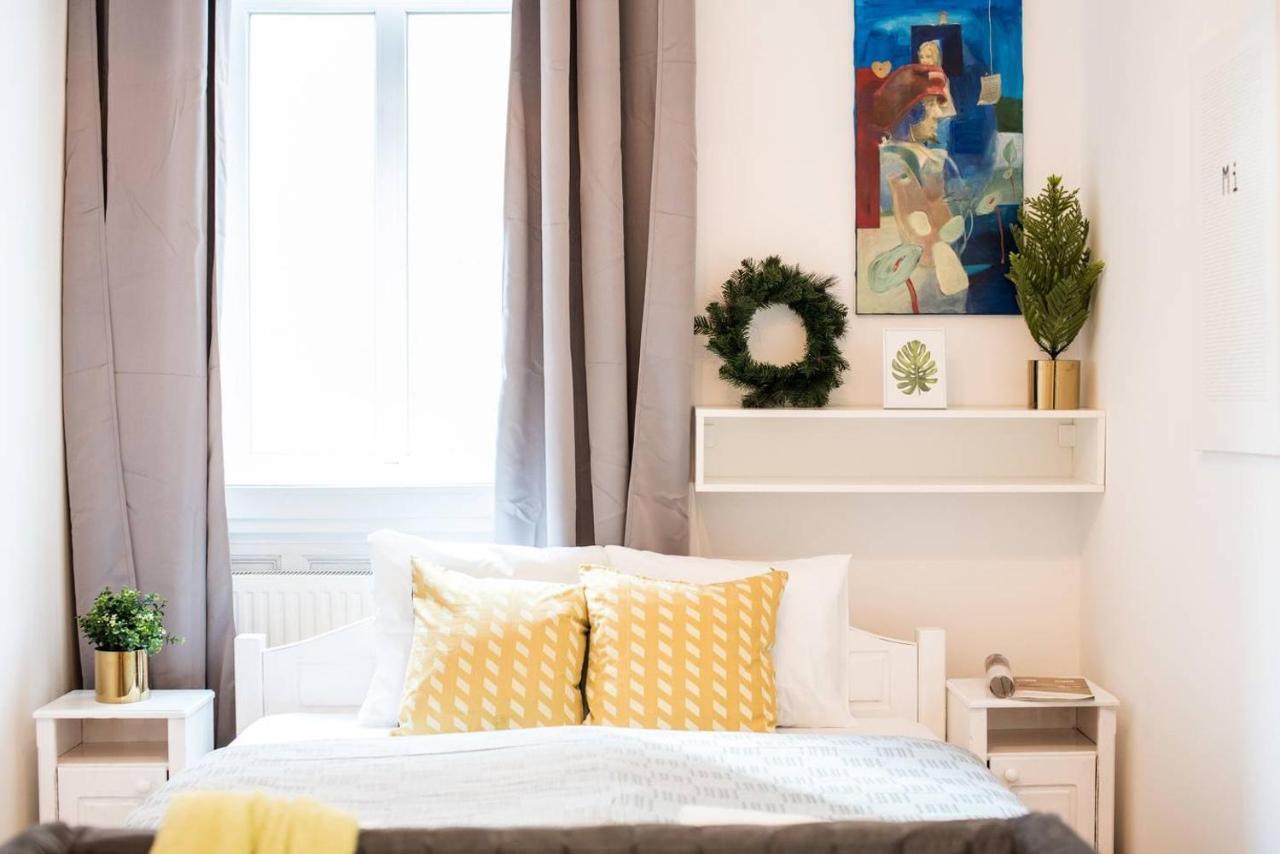 Cosy And Central With 4 Bedrooms And A/c * Boedapest