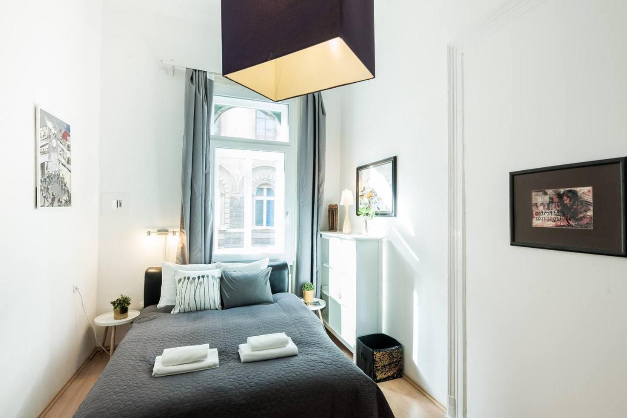 Cosy And Central With 4 Bedrooms And A/c Boedapest