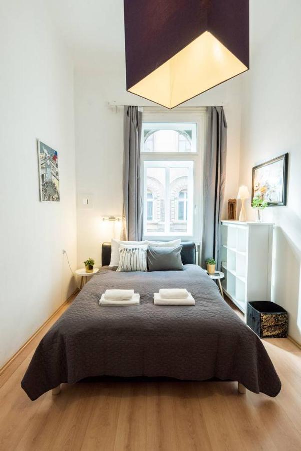 Cosy And Central With 4 Bedrooms And A/c Apartamento *