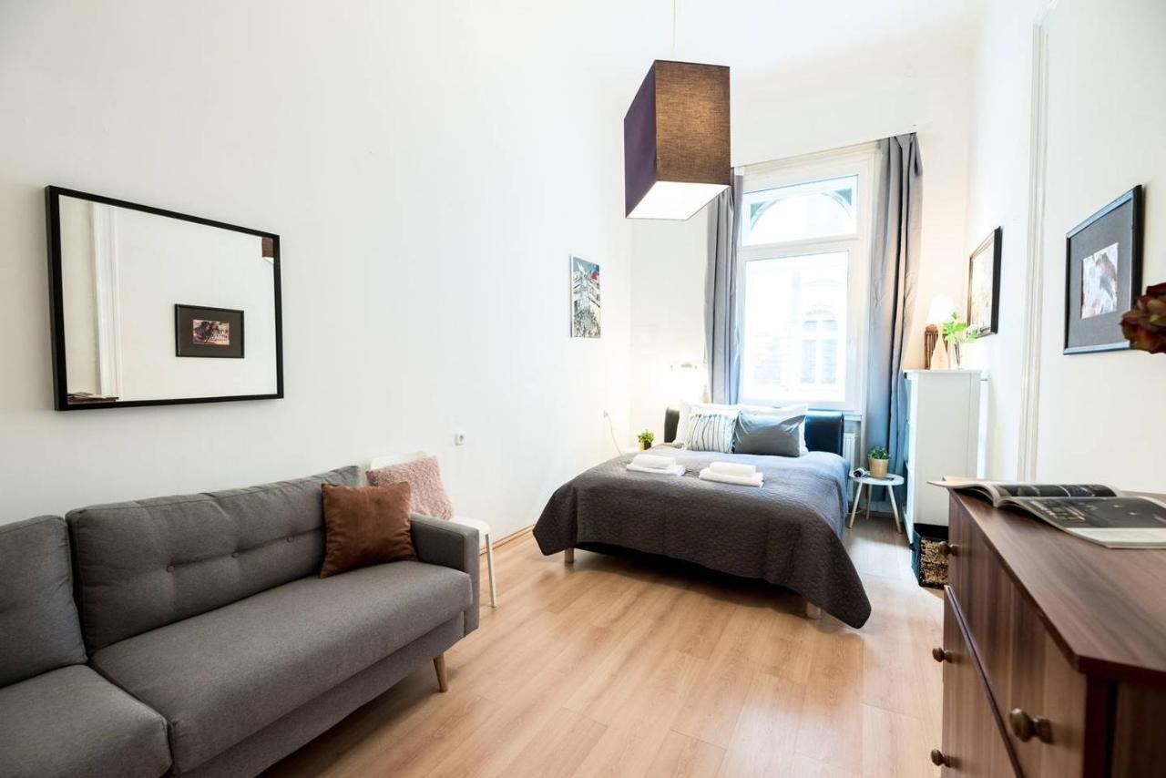 Cosy And Central With 4 Bedrooms And A/c Apartamento